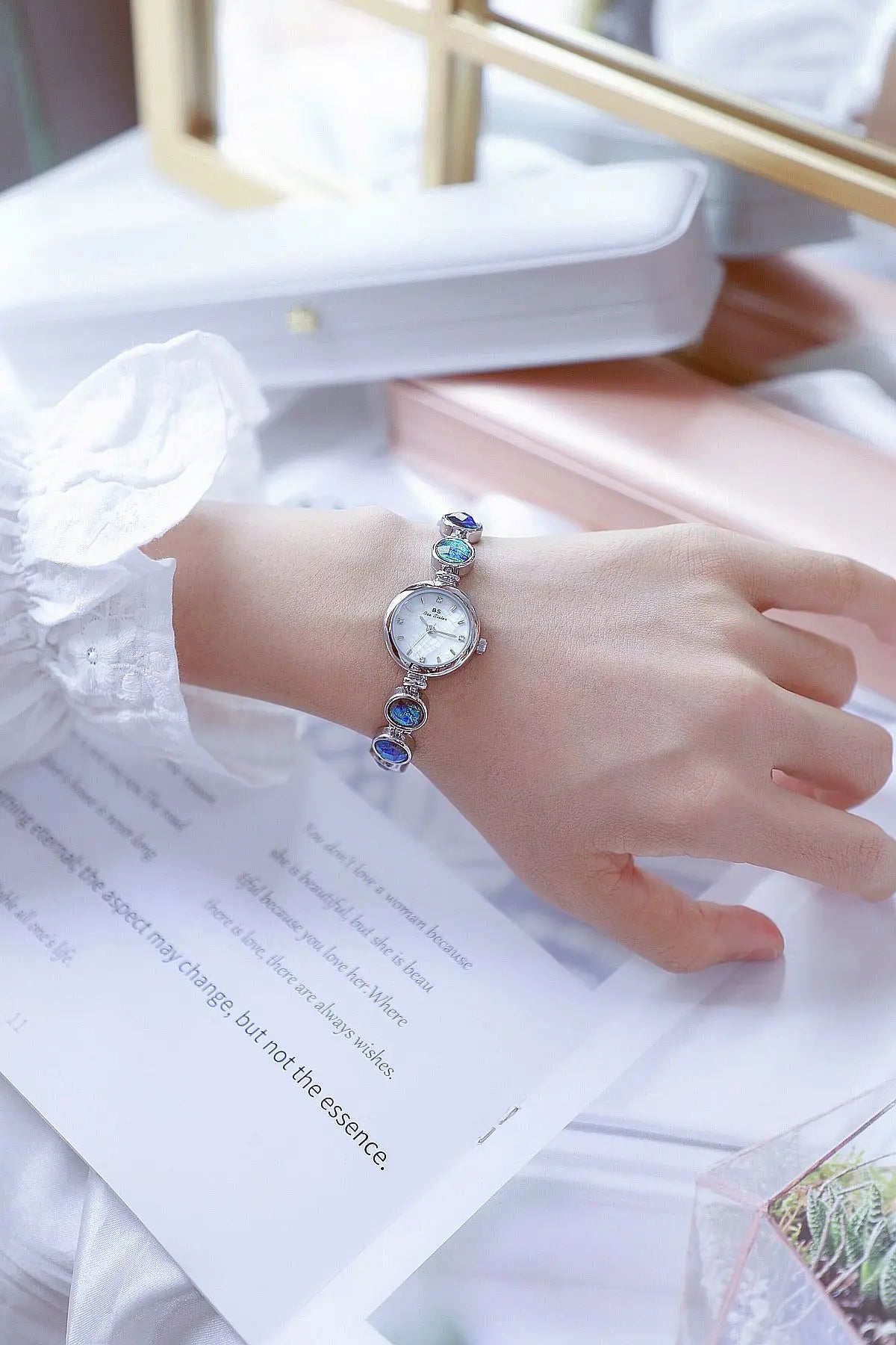 Royale Quartz Timepiece