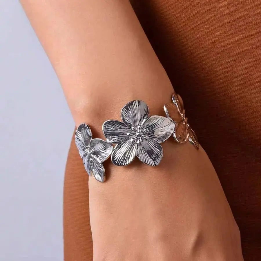 Vintage Bloom Chunky Cuff Gold