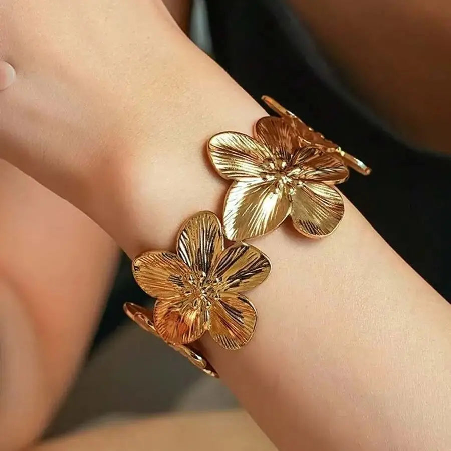 Vintage Bloom Chunky Cuff Gold
